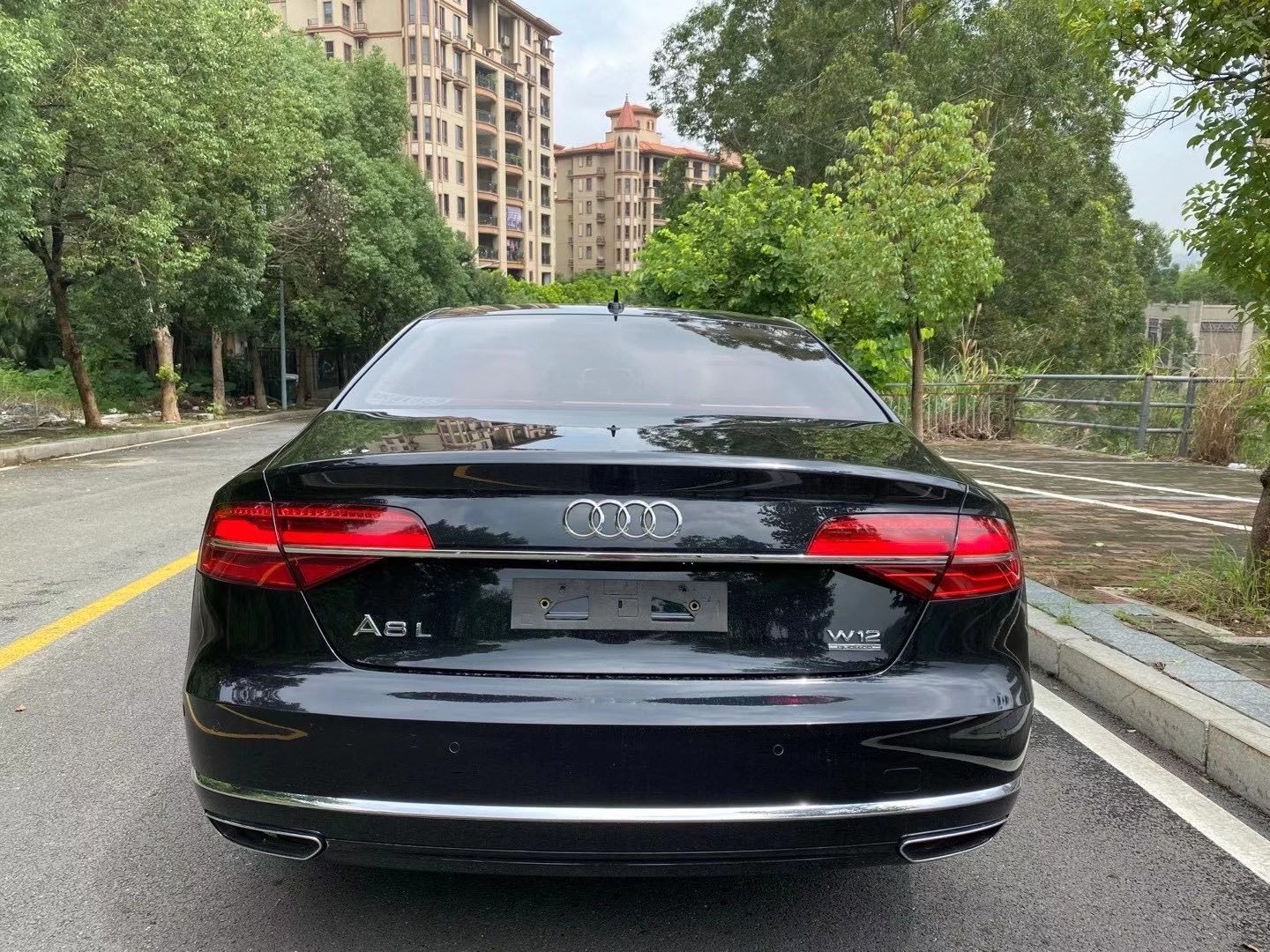 17年概念版奥迪a8售价50万,外观奢华大气,内部尊贵豪华