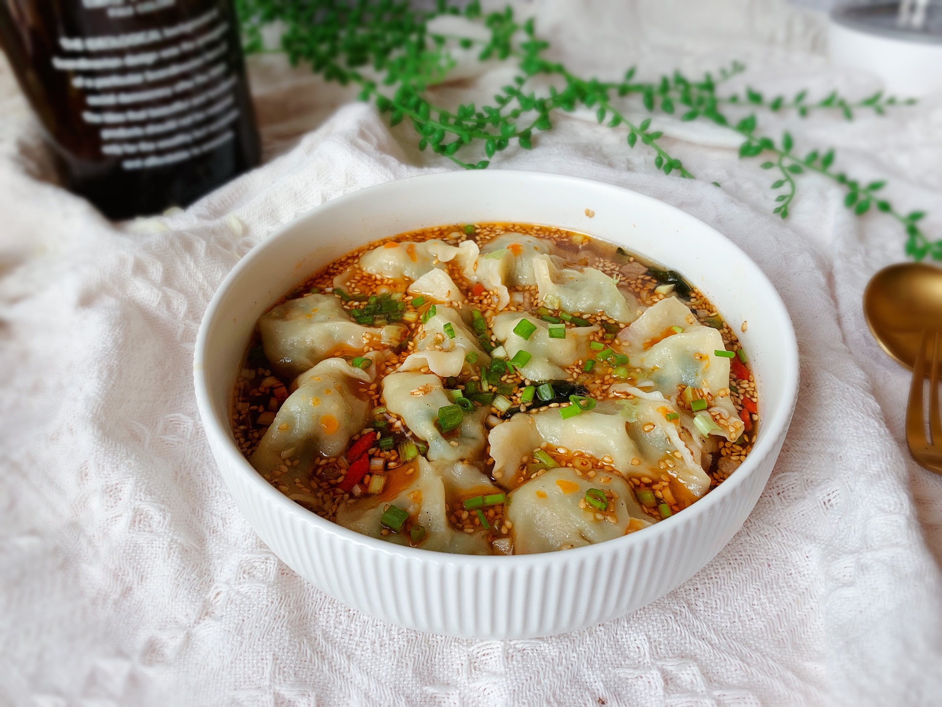 【酸汤水饺】的做法 配方,超级开胃的,酸爽开胃,香辣过瘾