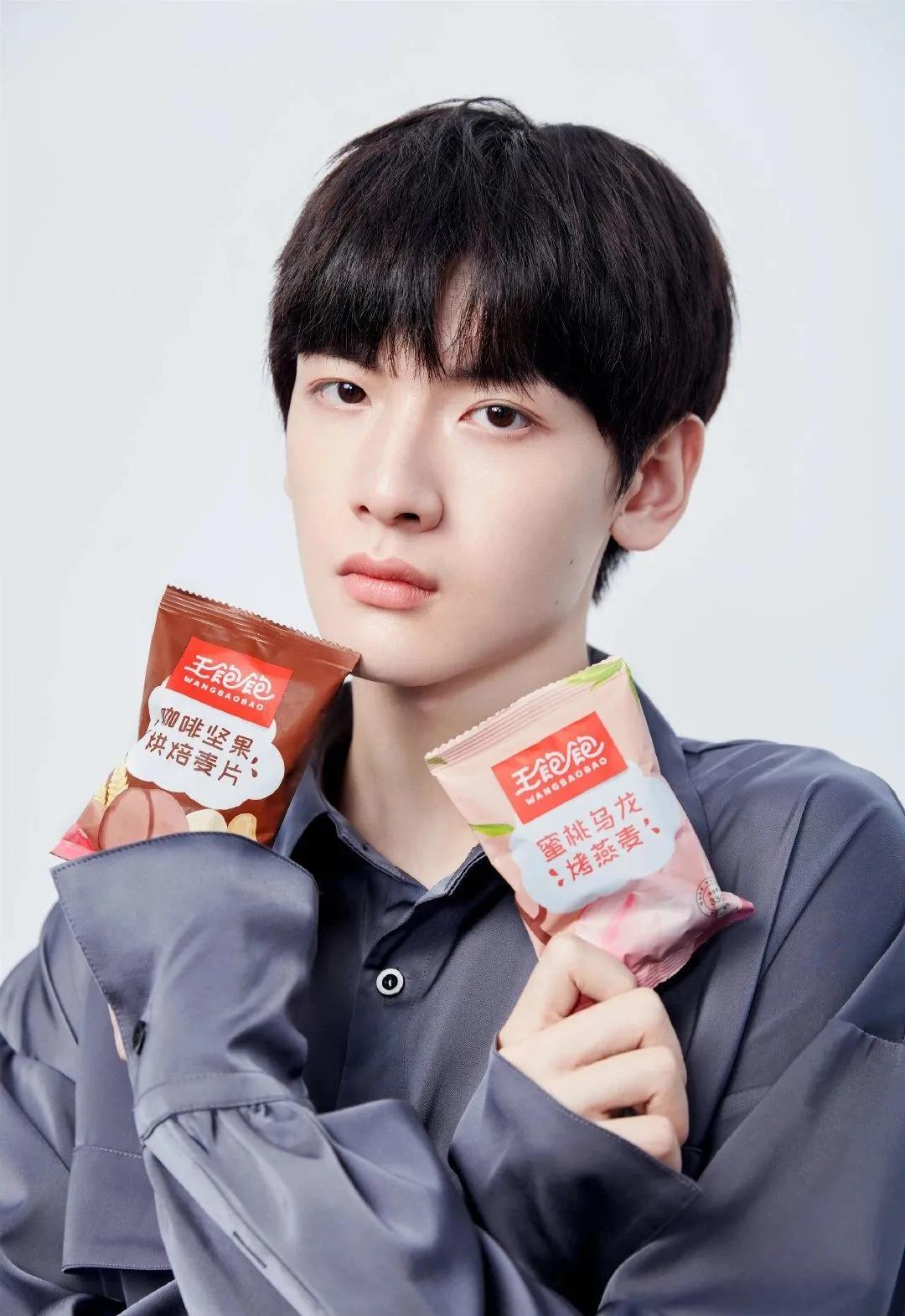 运营之初,王饱饱就把销售主渠道放在线上,通过年轻