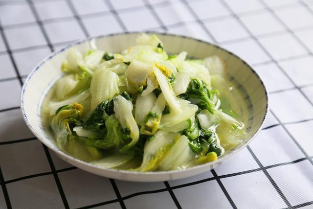 美食精选:清炒芽白,清蒸千张包,小葱米豆腐,小米虾丸