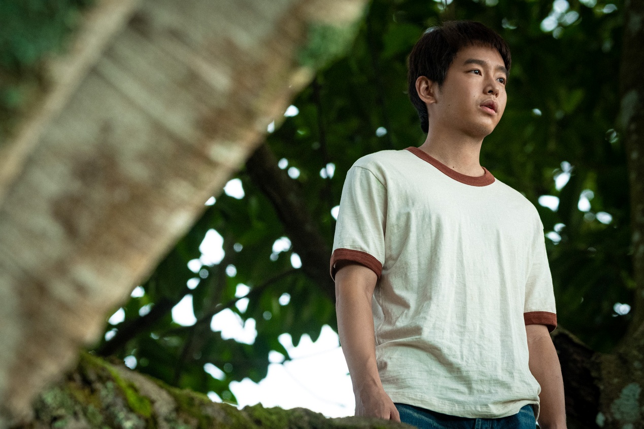 彭昱畅新片一点就到家今日上映三影一剧成国庆档霸屏王