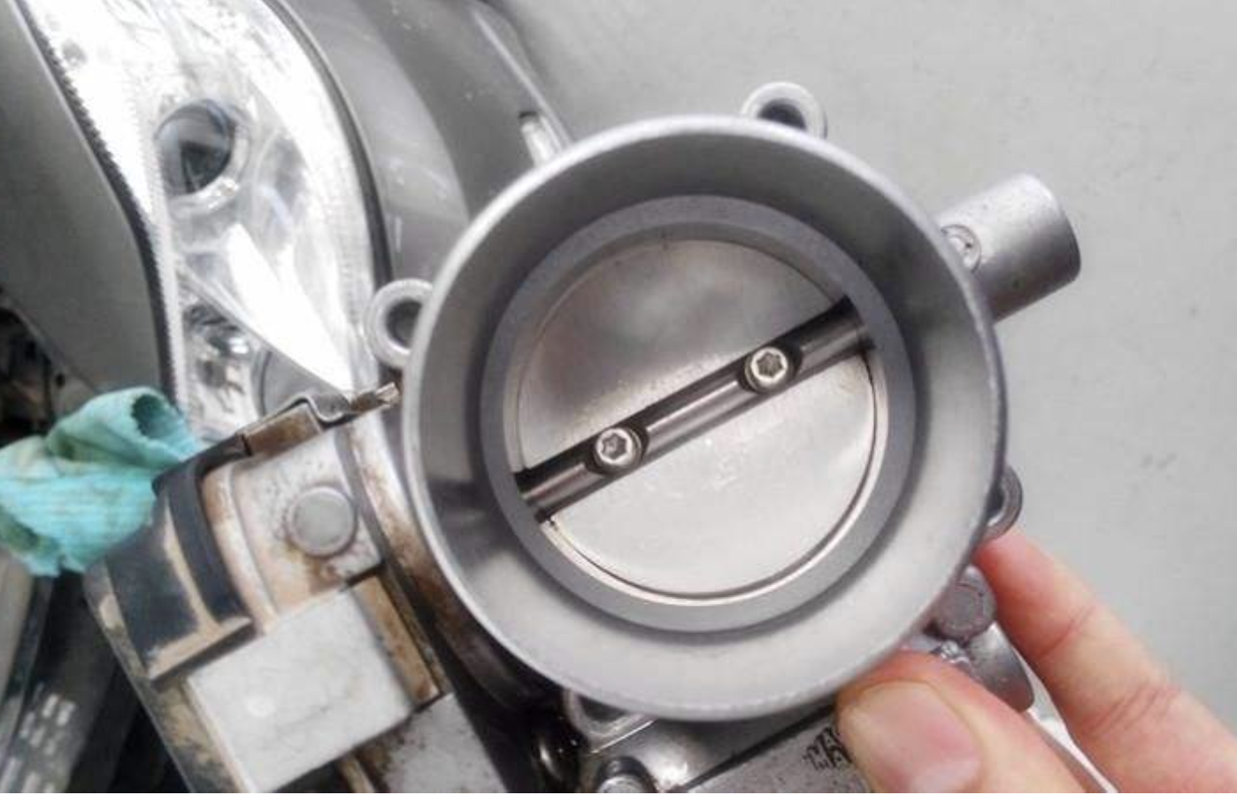 节气门清洗后怠速还是抖动,到底什么毛病?