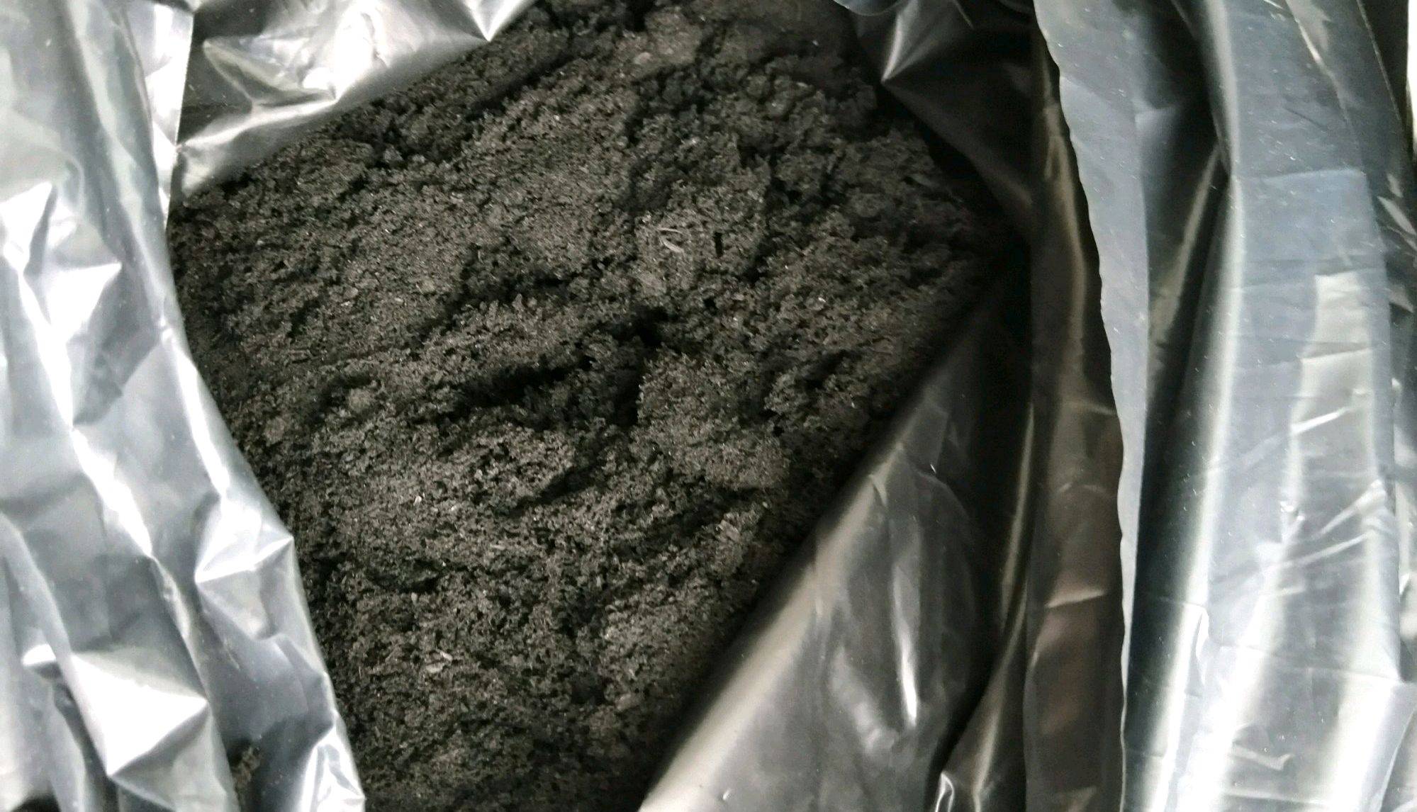 想用草木灰来养兰花花友说草木灰碱性不能养兰花