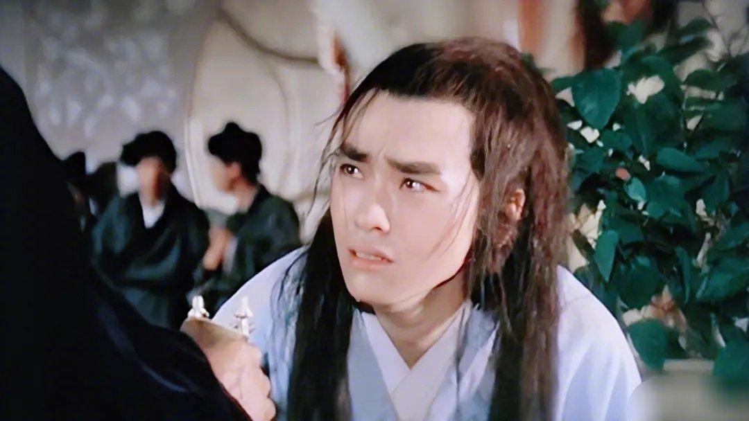 年轻时候的尔冬升真的帅!