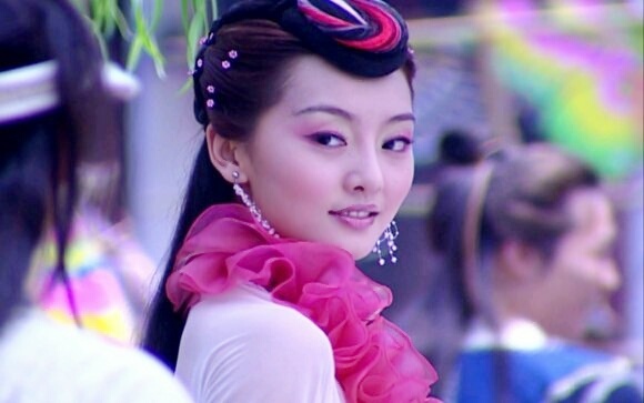 欢天喜地七仙女红儿最爱谁看她的妆容就知道了