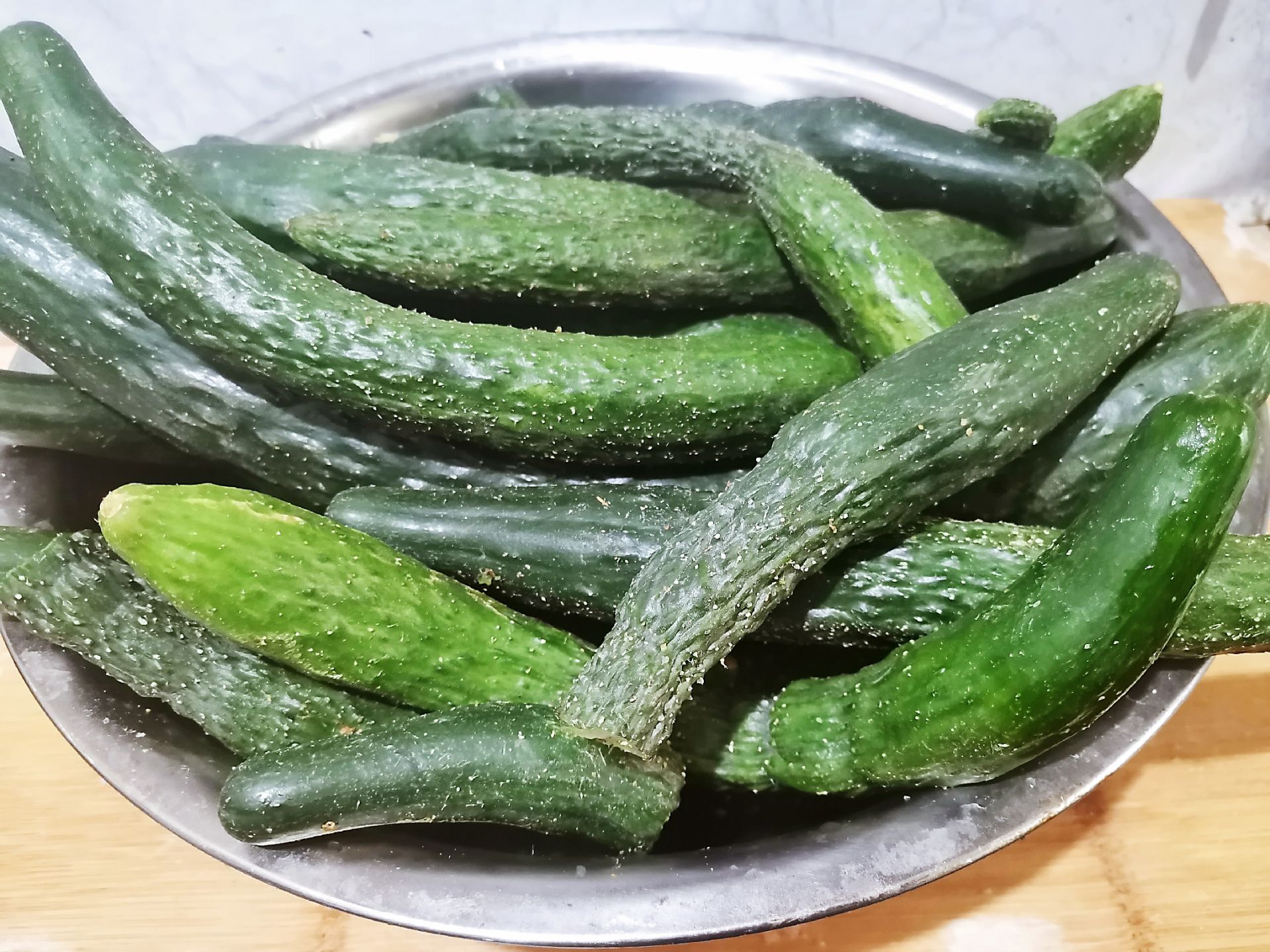 腌制黄瓜有方法,又脆又爽口,简单又快捷