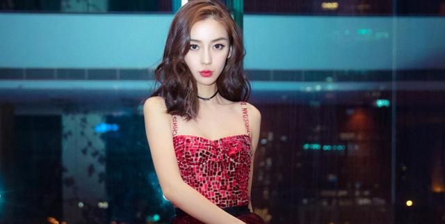 杨颖成功打入上层贵妇圈,合照只能靠边站,上演现实版三十而已!休闲区蓝鸢梦想 - Www.slyday.coM 杨颖成功打入上层贵妇圈,合照只能靠边站,上演现实版三十而已!休闲区蓝鸢梦想 - Www.slyday.coM