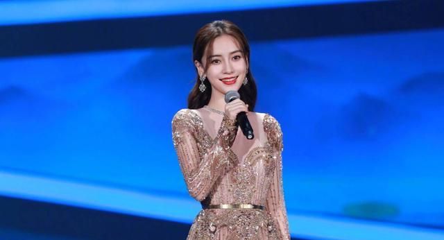 杨颖成功打入上层贵妇圈,合照只能靠边站,上演现实版三十而已!休闲区蓝鸢梦想 - Www.slyday.coM 杨颖成功打入上层贵妇圈,合照只能靠边站,上演现实版三十而已!休闲区蓝鸢梦想 - Www.slyday.coM