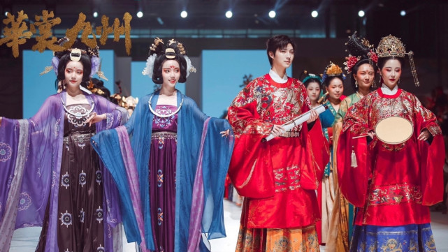 成都萤火虫漫展汉服秀取消一事来龙去脉,道歉微博已删除