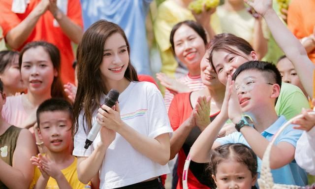 杨颖成功打入上层贵妇圈,合照只能靠边站,上演现实版三十而已!休闲区蓝鸢梦想 - Www.slyday.coM 杨颖成功打入上层贵妇圈,合照只能靠边站,上演现实版三十而已!休闲区蓝鸢梦想 - Www.slyday.coM