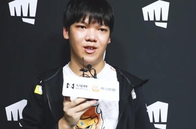 首战败给g2后,sn中单angel放话:一定会以5-1的战绩出线!