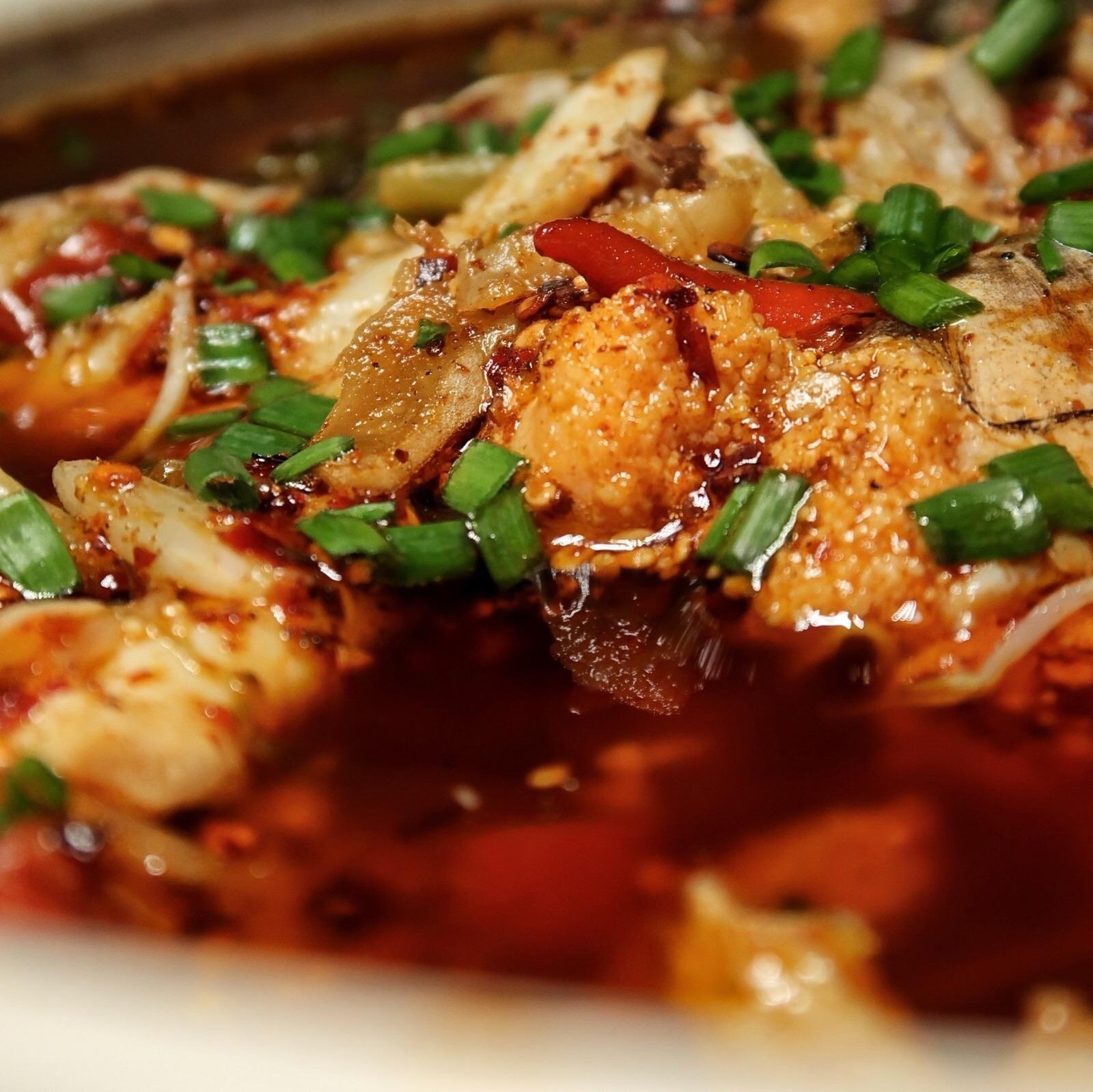 酸菜够味,鱼片也嫩,最关键的是,他们最后往面子上要撒一层海椒面和