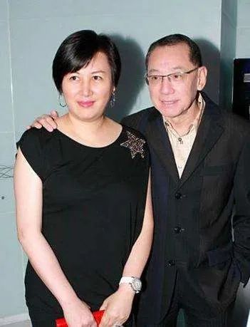 圈低调女强人,驯得老公不敢找小三|杨受成|陆小曼|任曼玲_新浪新闻