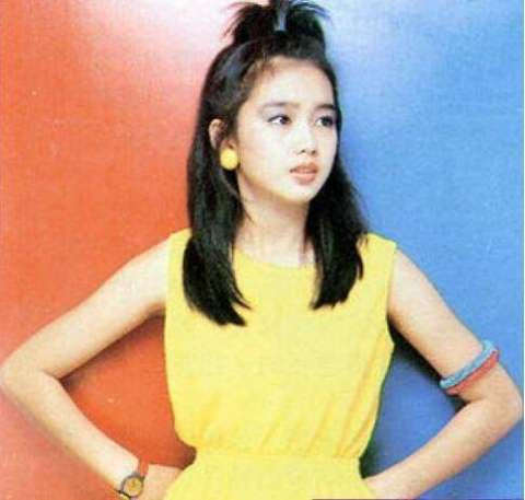 难怪刘德华不晒老婆,看到朱丽倩的样子,网友:我也不敢晒