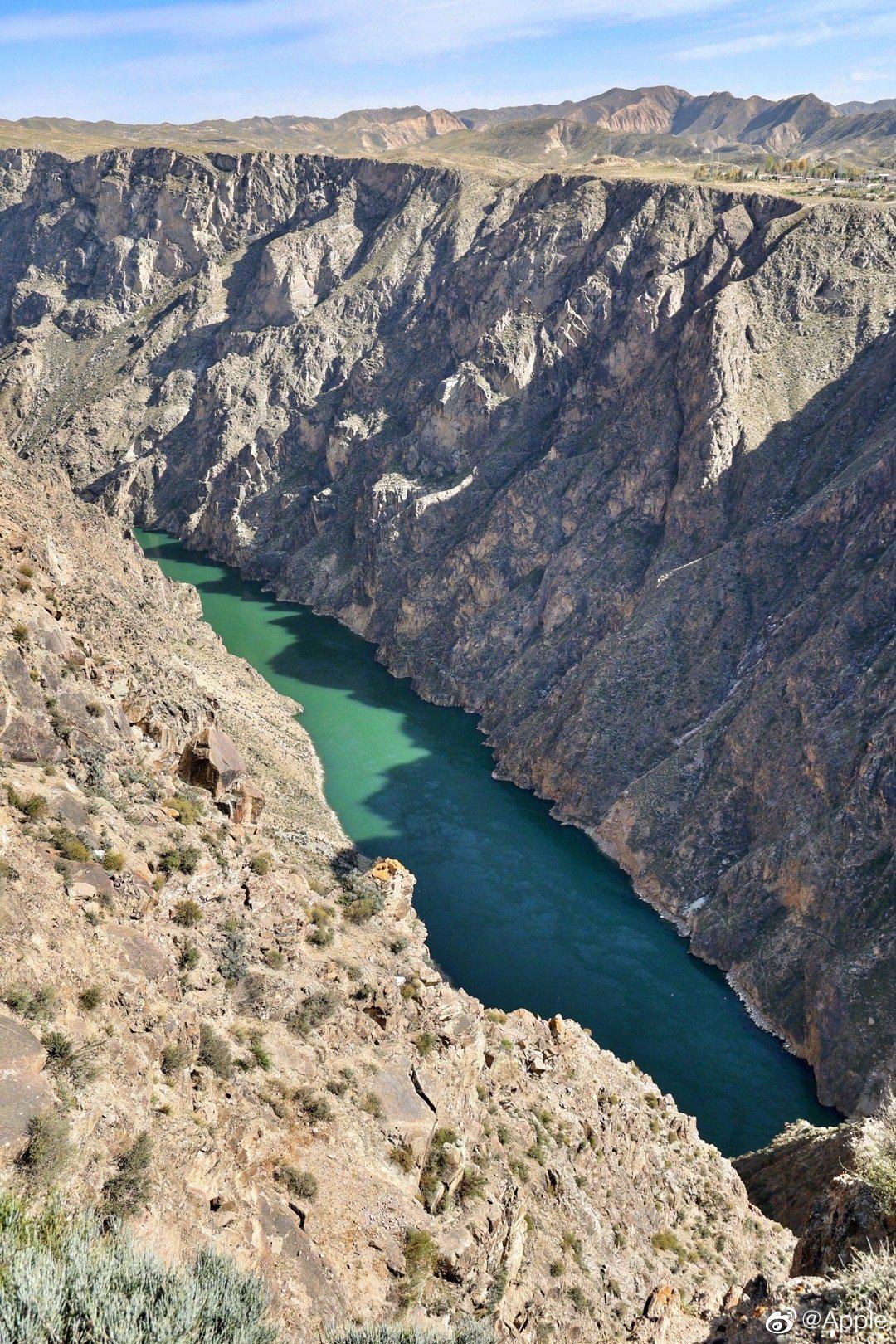 全长33公里的龙羊黄河大峡谷