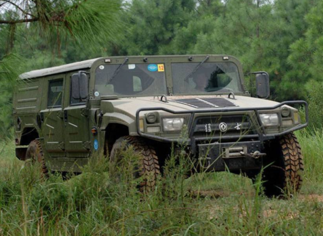 各国军车大比拼美国用的是悍马英国路虎中国麻烦都让让