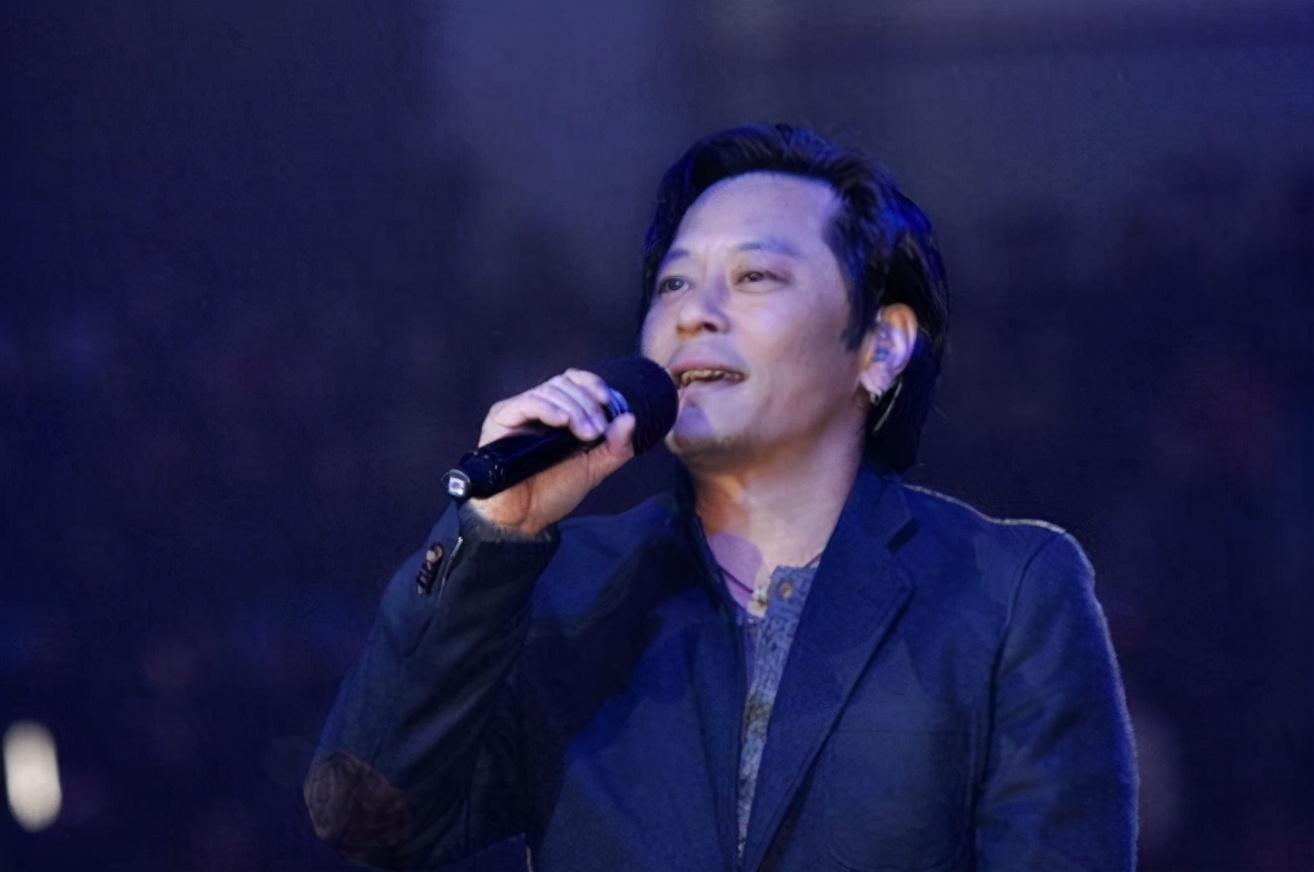 媲美天王的传奇歌手遭遇毒害前程尽毁被两任爱妻接连抛弃