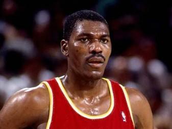 奥拉朱旺|奥尼尔|尤因_新浪新闻