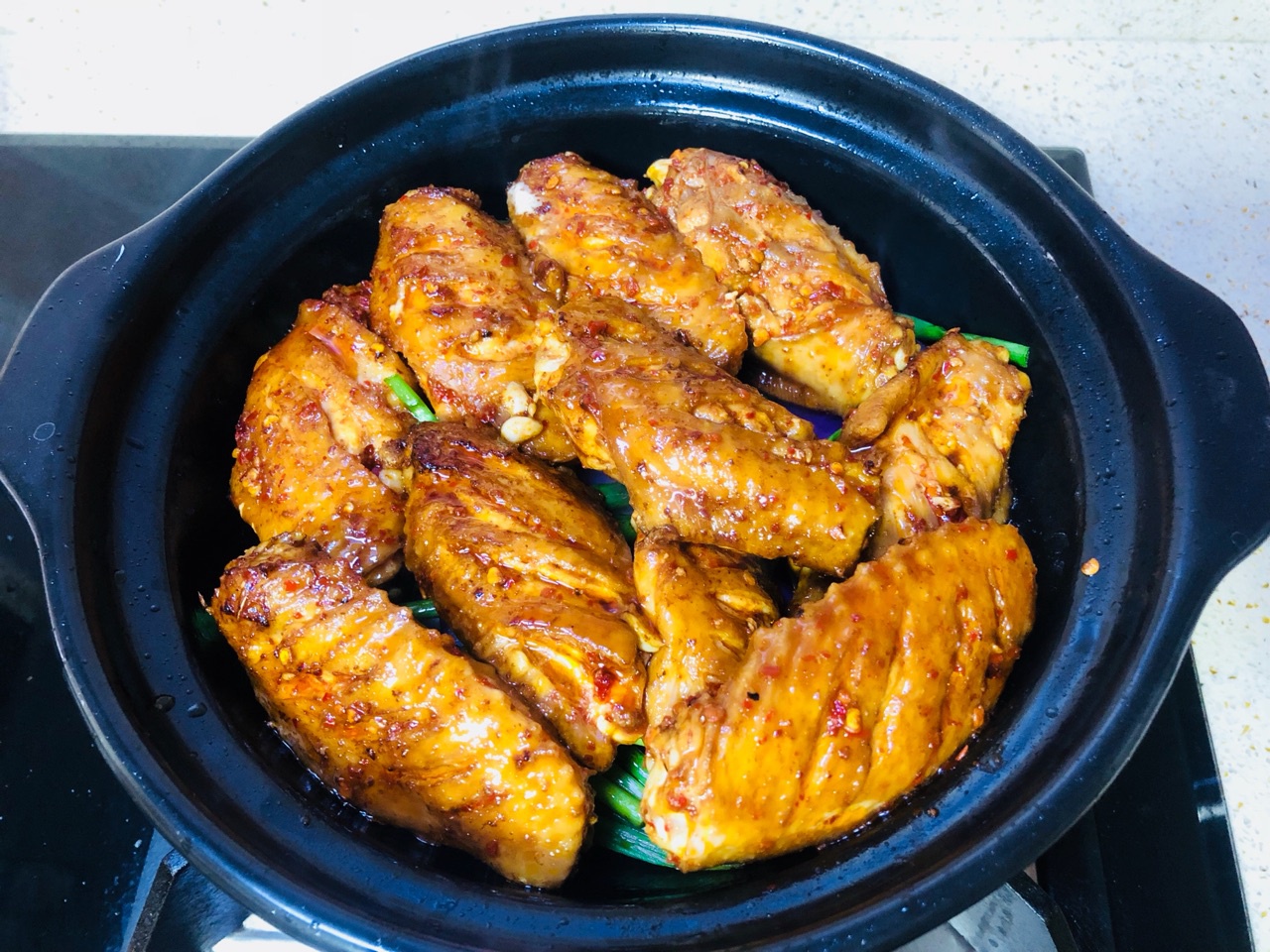 简单美味的砂锅鸡翅做法配方孩子们都爱的美味下饭菜
