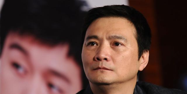 他因一次打击转行做导演,竟成了国家一级导演,今57岁仍无儿无女|汪俊