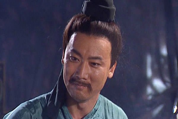 "关兴跟崔谅先行,张苞在后.