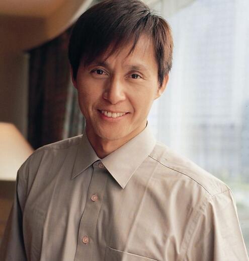 同名同姓的两个老戏骨演过很多经典角色一个在香港一个在内地