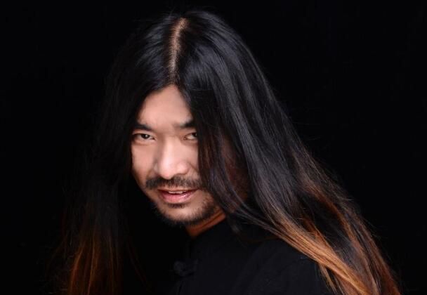 网红面筋哥自曝已是肺癌晚期,插着呼吸器治疗的场面,让人好心疼