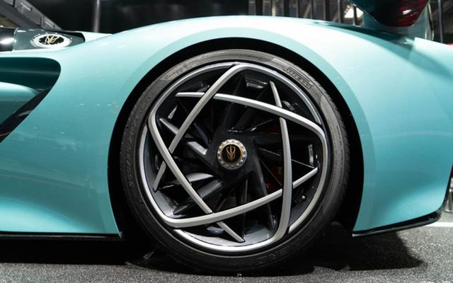 再看这套五角星的轮毂造型,说实话,说这是全球最好看,最能代表中国