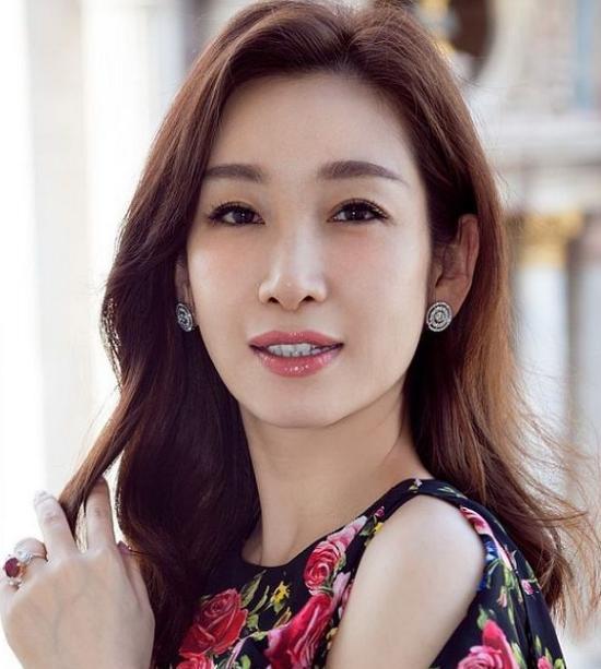 41岁的秦海璐短发曝光!看完后网友表示:短发更有女人味!