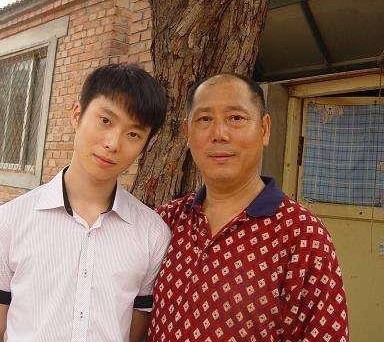 李成儒犀利评价自己的儿子没本事没能力