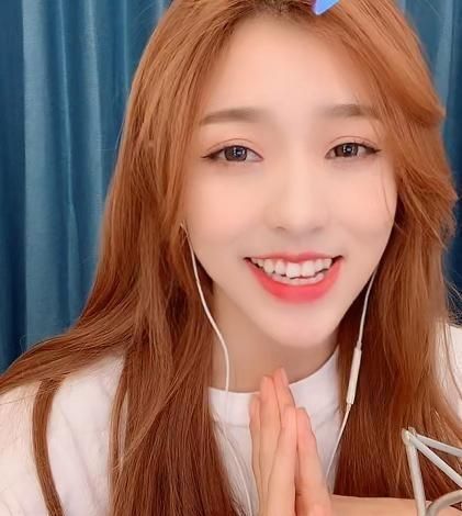 刘思瑶现场洗白,为"你咬我啊"道歉,希望黑粉能放她走