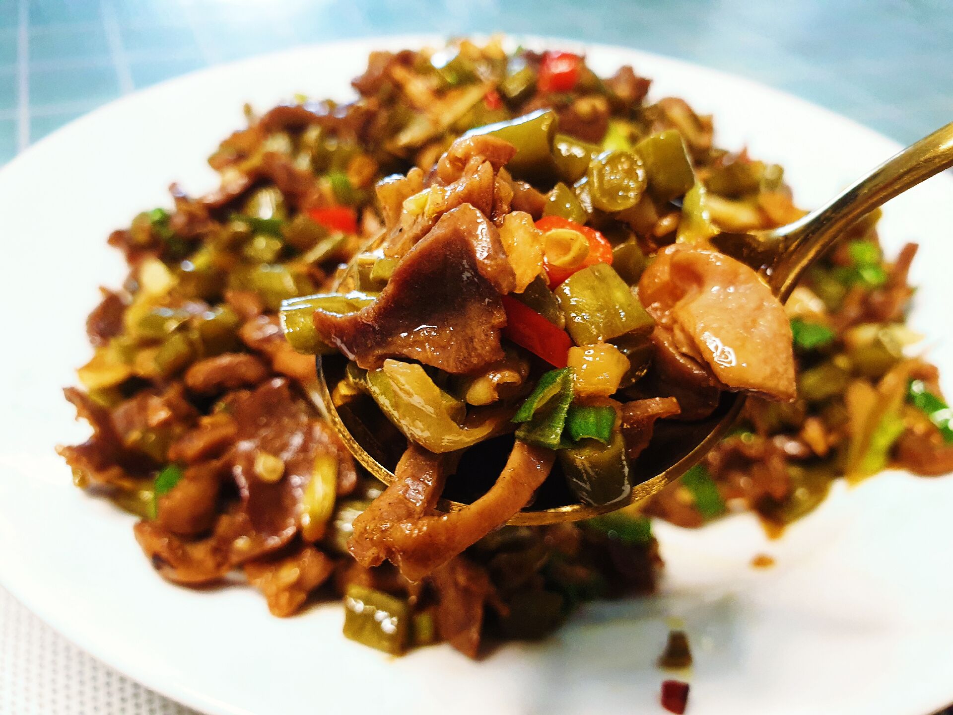 酸辣鸡杂家常做法只需要一步去除腥味 酸辣十足 口感爽脆下饭