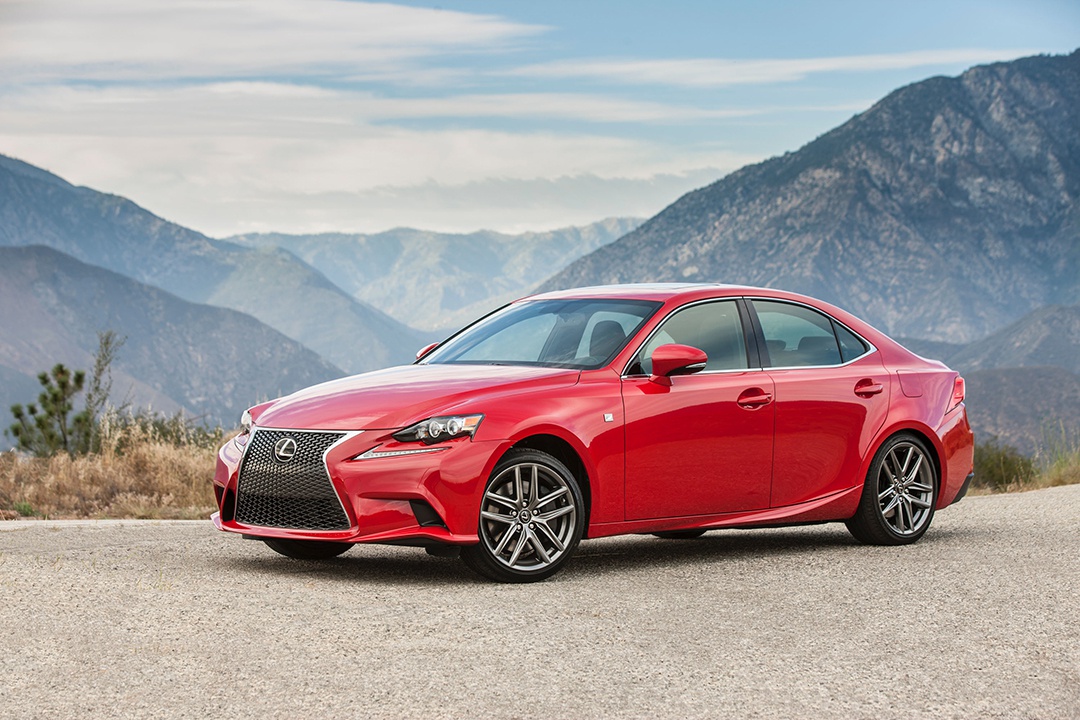 27.1万起 配2.0T/3.5V6发动机 2021雷克萨斯IS 海外公布售价新浪汽车