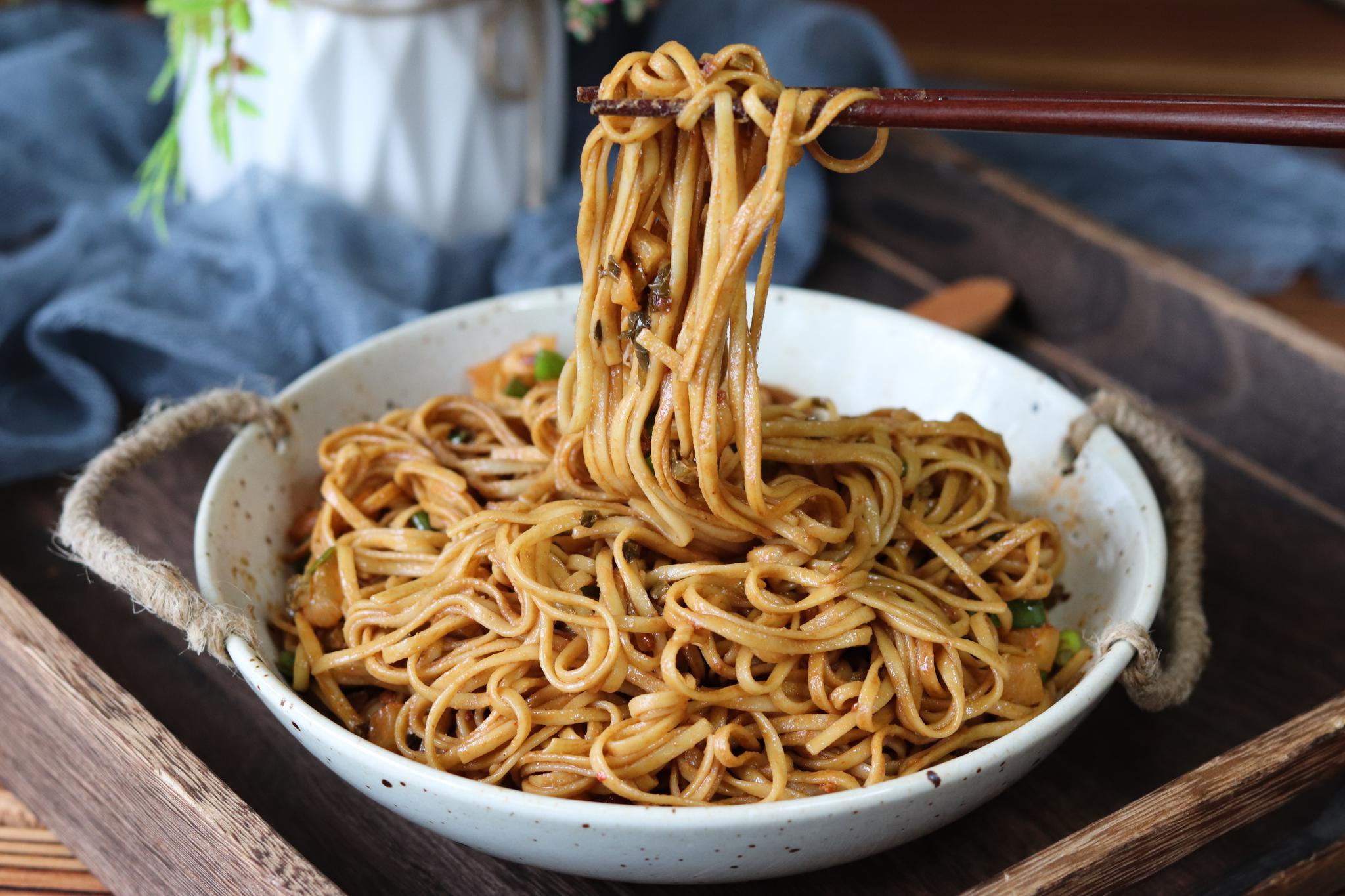 【武汉热干面】的做法 配方,香气喷喷的特色美食,吃早餐的首选