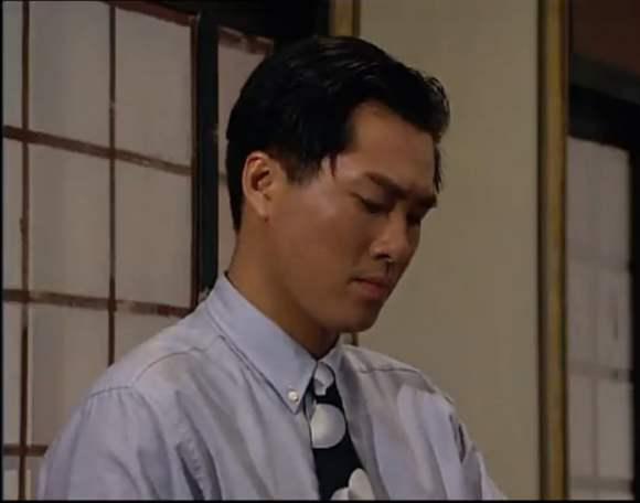 56岁邵仲衡带妻子逛街,被爆料三胎近6个月,邱淑贞错失好男人