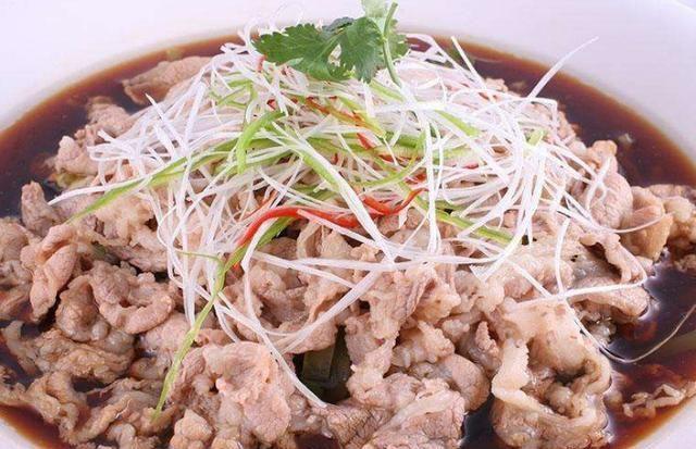 美味又下饭:什锦蛋丝,白灼肥牛,皮蛋豆腐鱼片汤