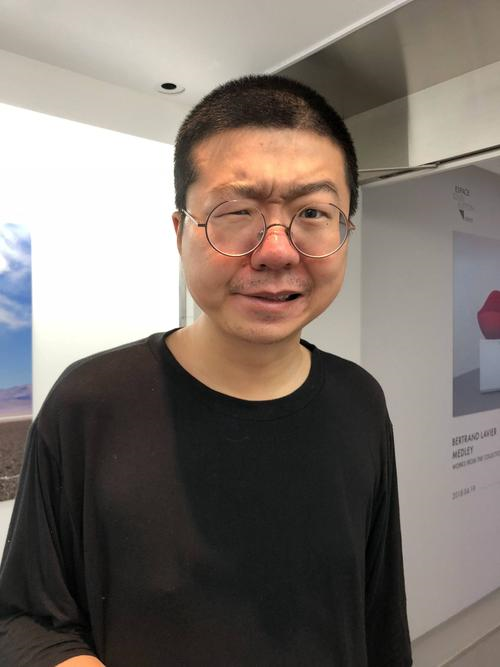 31岁李诞旧照曝光,油腻大叔也有光辉岁月,娶天仙老婆好幸福|李诞|大叔