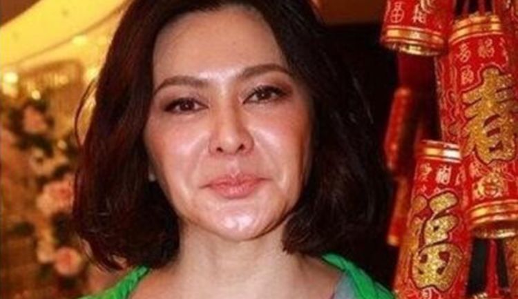 57岁关之琳素颜照曝光脸部僵硬美人落寞远不及向太的美貌