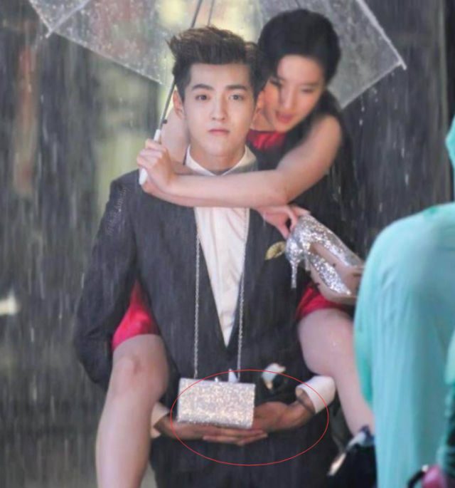 陈立农和许佳琪亲密到搂肩这下意识的动作说明了一切