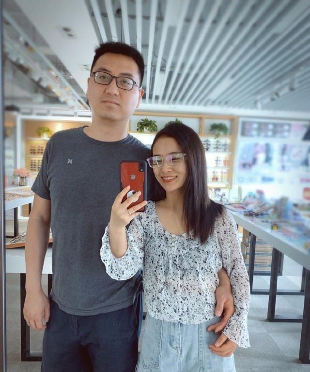 汶川大地震中失去双腿的廖智,嫁普通男人连生2胎,今美丽又自信