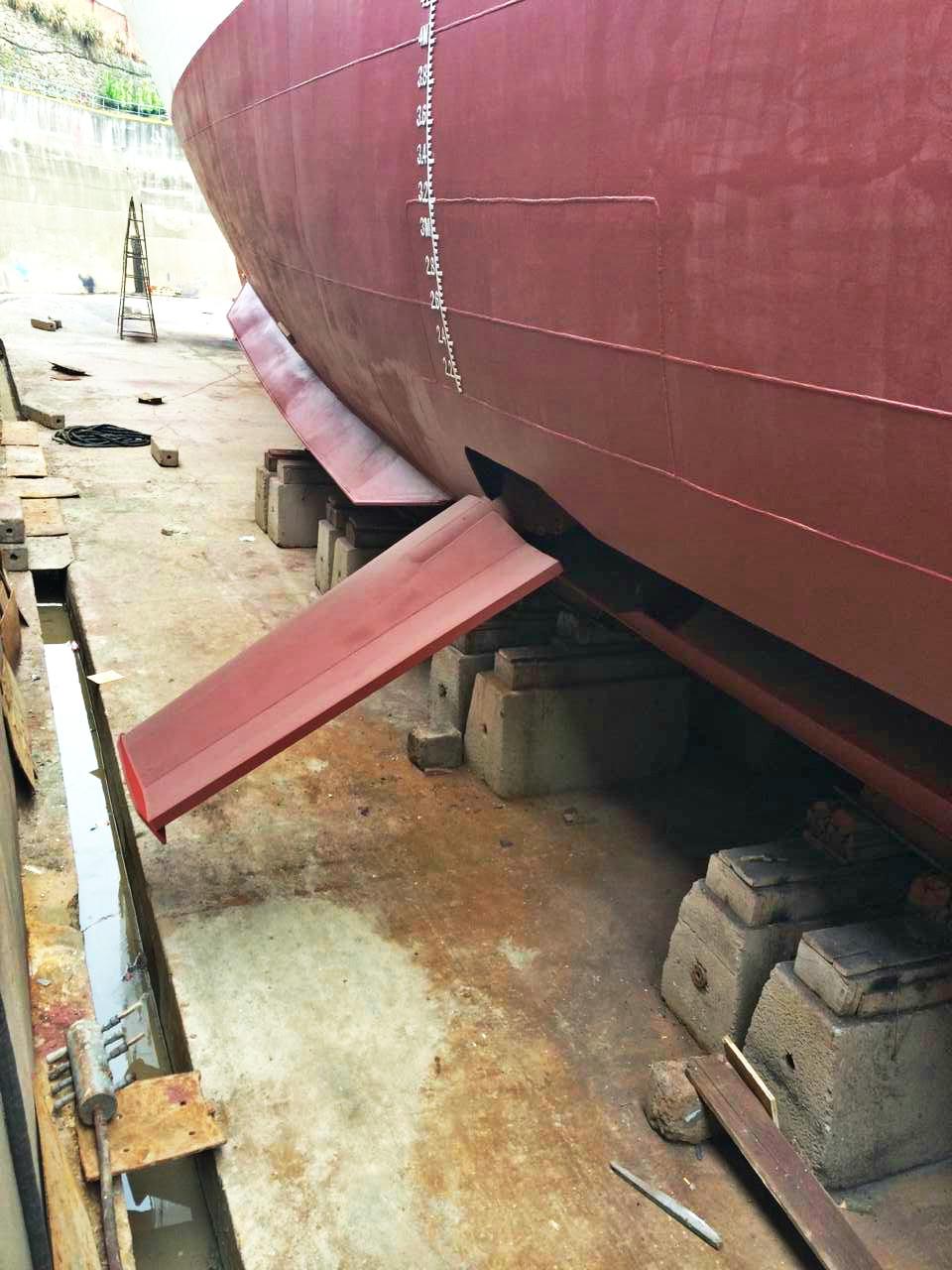 螺旋桨反转要是刹不住,下锚有可能吗?