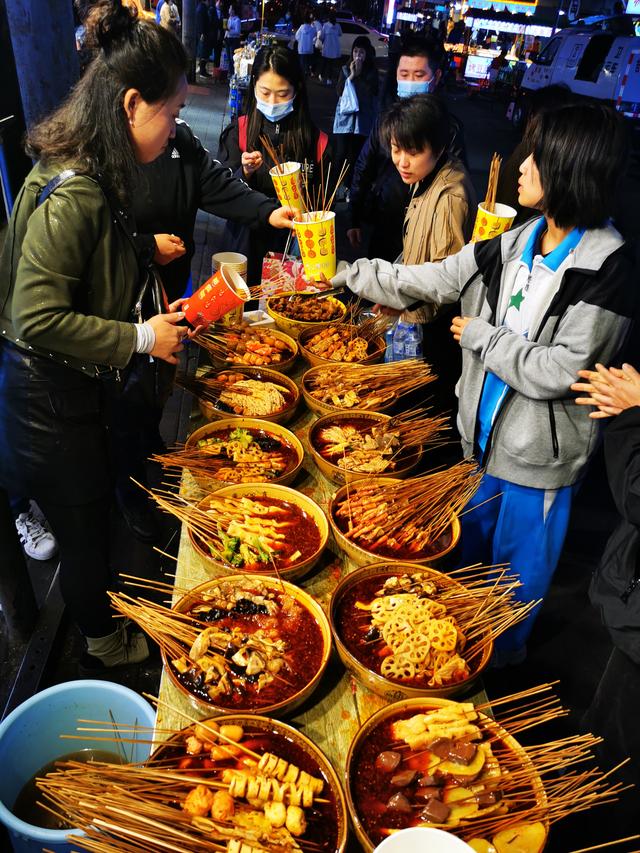 长春桂林路小吃一条街,吃货天堂,10年都吃不完
