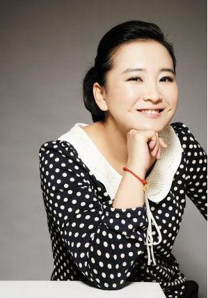 冯巩两个女弟子近照,一个做备胎十年,第二个登上春晚当老板|冯巩|宋宁