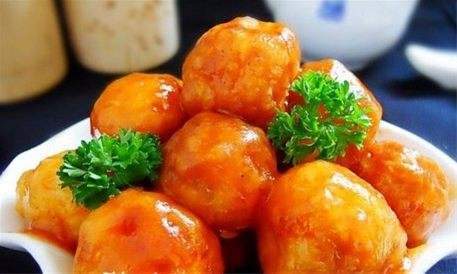 最熟悉的莫过于可口的五香鹌鹑蛋了,或者可以做卤鹌鹑蛋,可以根据自己