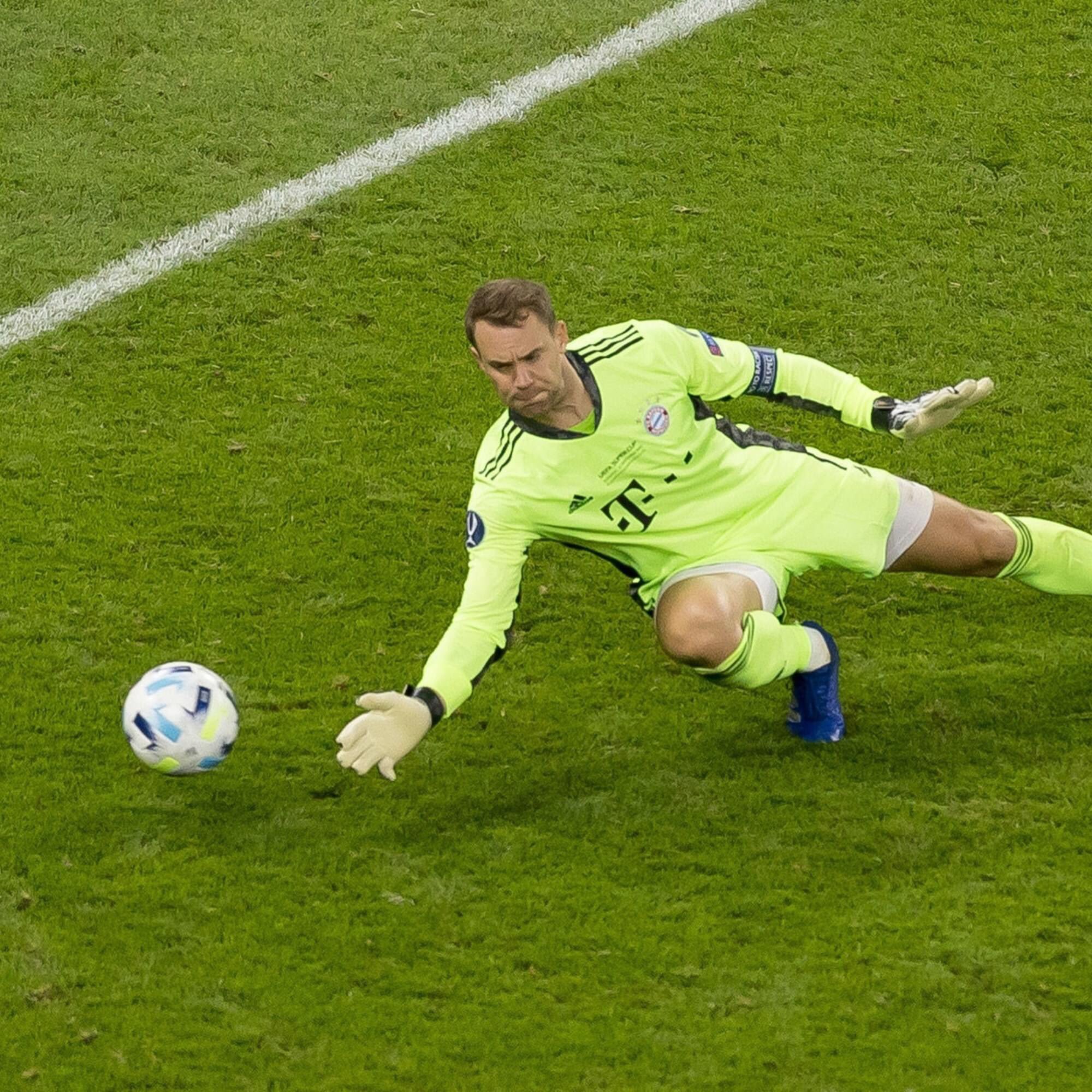 34岁诺伊尔绝了!拜仁巨星4分钟2次极限神扑 对手崩溃倒地