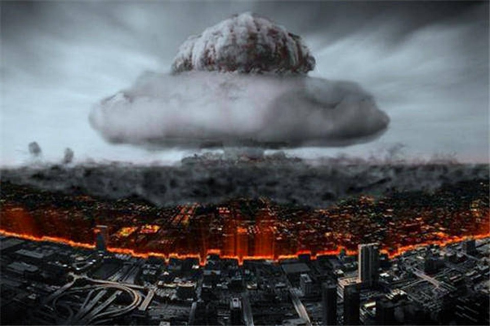 核武器爆炸时,立马跳入水中能活下来?长崎核爆幸存少女给出答案