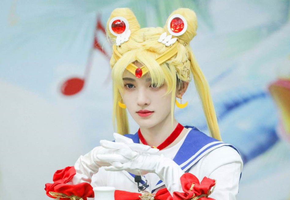 同样是cos美少女战士,当关晓彤遇上鞠婧祎,胜负立马出来了