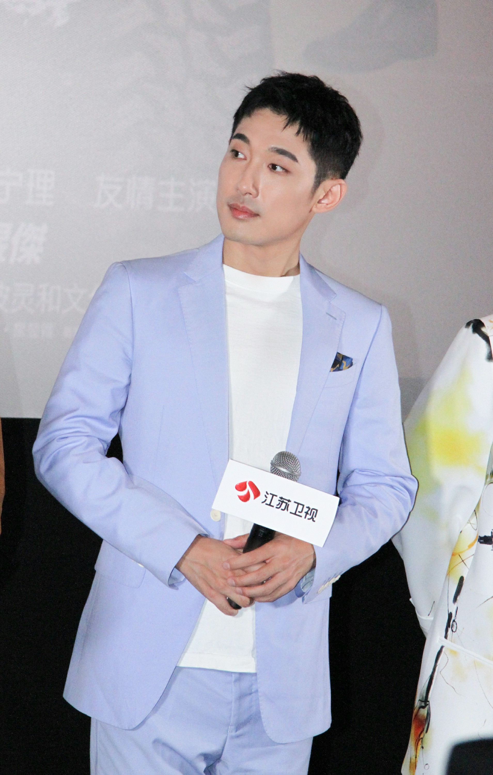 陈牧扬《越过山丘》今日开播,"人间理想"林嘉阳即将