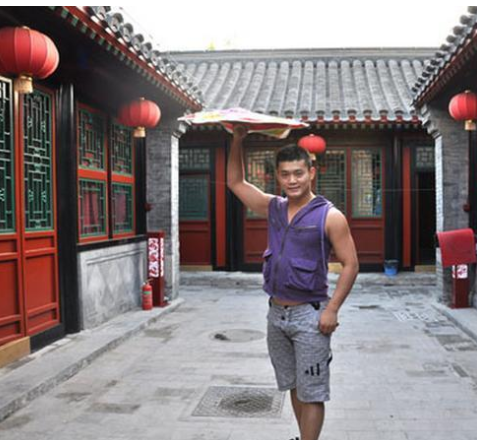 演员王金龙罕现身,离婚后仍受赵本山力捧,前妻丫蛋却靠直播为生