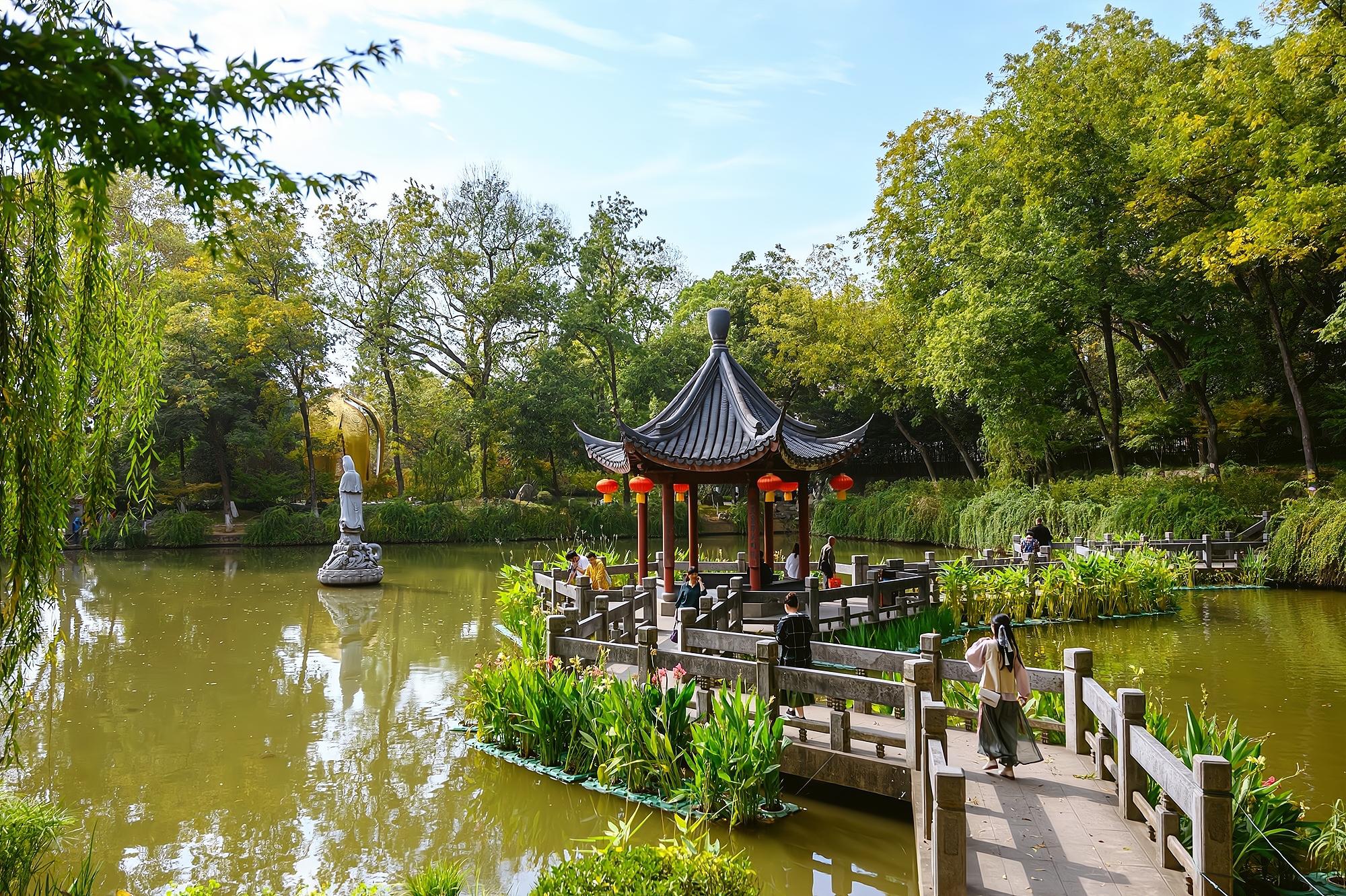 南京这座山,为乾隆帝笔下的"金陵第一明秀山",秋天时景色更美